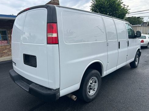 Used 2013 Chevrolet Express 2500 RWD image 4