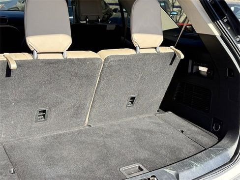 Used 2020 Ford Explorer Limited image 32