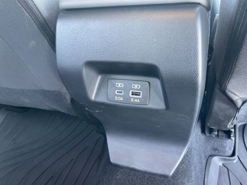 Used 2025 Subaru Crosstrek 2.0i Premium image 25