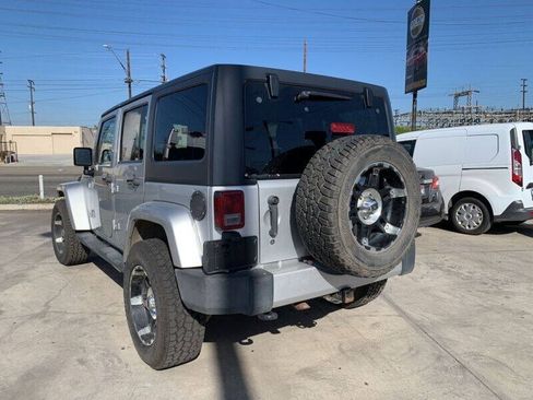 Used 2012 Jeep Wrangler Unlimited Sahara w/ Connectivity Group AWD/4WD image 5