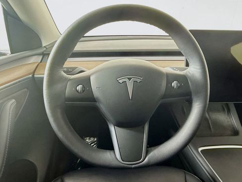 Used 2022 Tesla Model Y Long Range AWD/4WD image 13