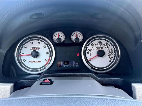 Used 2010 Ford Focus SE image 28