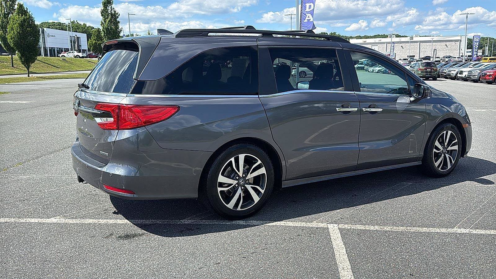 Used 2022 Honda Odyssey Touring image 5