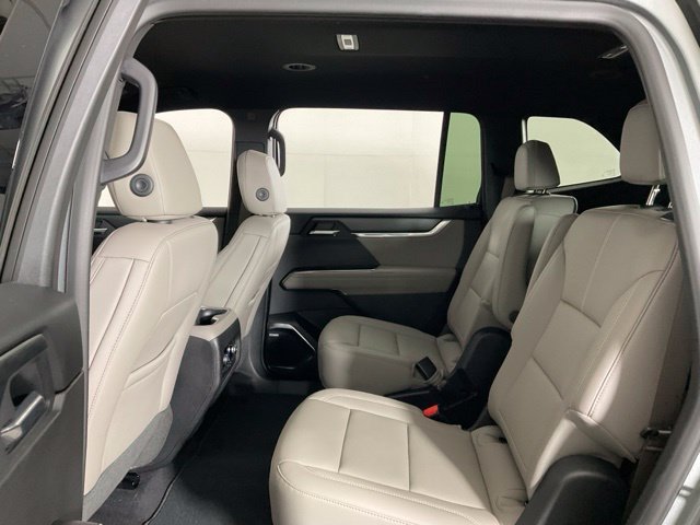 Used 2025 GMC Acadia Elevation w/ Elevation Premium Package FWD image 34