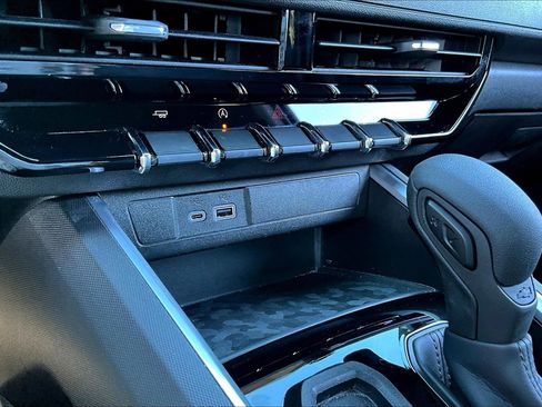 Certified 2024 Chevrolet Colorado W/T w/ Advanced Trailering Package image 25