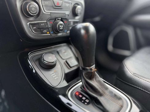 Used 2020 Jeep Compass Limited image 21