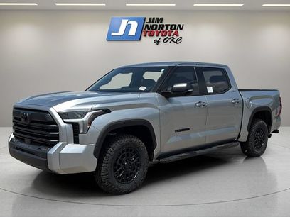 New 2026 Toyota Tundra SR5 w/ SR5 Premium Package