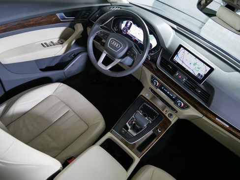 Used 2018 Audi Q5 2.0T Premium Plus w/ Premium Plus Package image 9