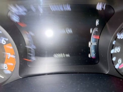 Used 2024 Jeep Compass Latitude image 20