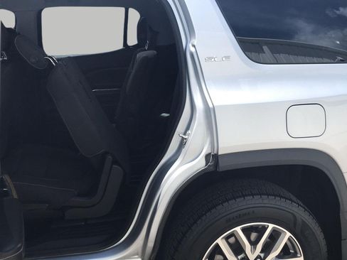 Used 2019 GMC Acadia SLE w/ GMC Pro Grade Package AWD/4WD image 26
