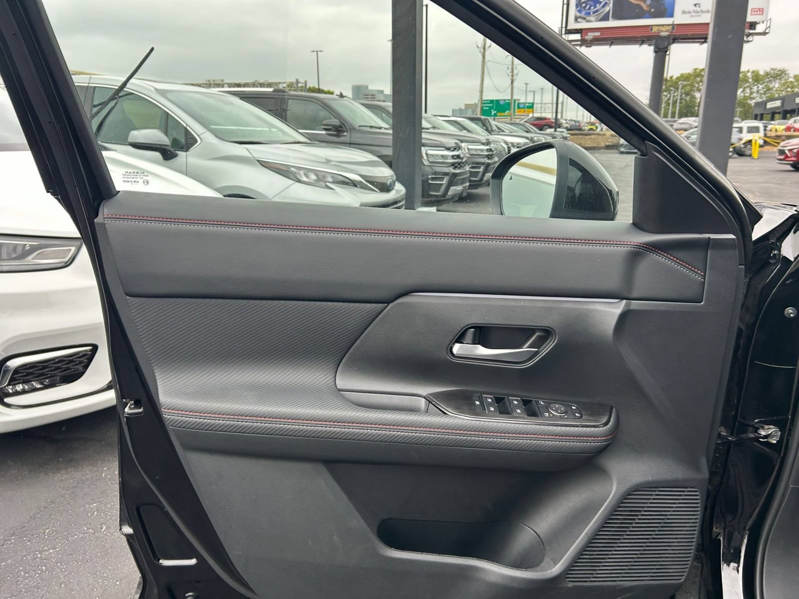 Used 2026 Nissan Kicks SR FWD image 18