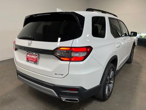 Used 2023 Honda Pilot Elite image 3