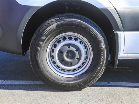 Used 2025 Mercedes-Benz Sprinter 2500 image 13