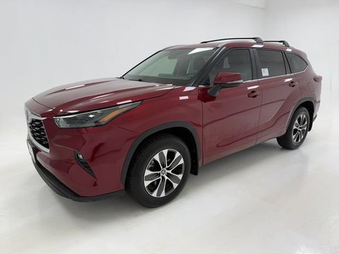 Used 2026 Toyota Highlander XLE AWD/4WD image 5