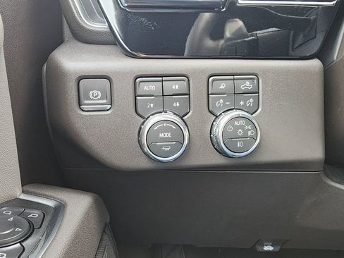 New 2026 GMC Sierra 1500 SLT w/ SLT Premium Plus Package image 19