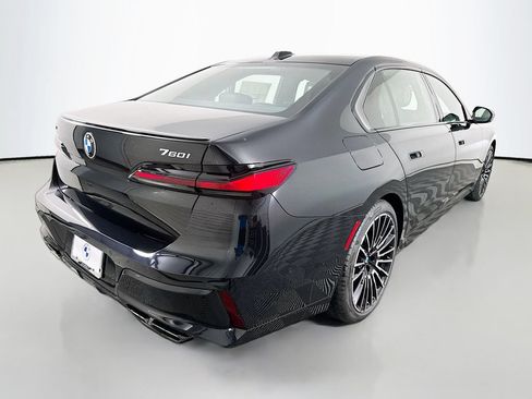 Used 2026 BMW 760i xDrive w/ Executive Package AWD/4WD image 5
