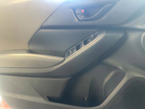 Used 2025 Subaru Crosstrek 2.0i Premium image 13