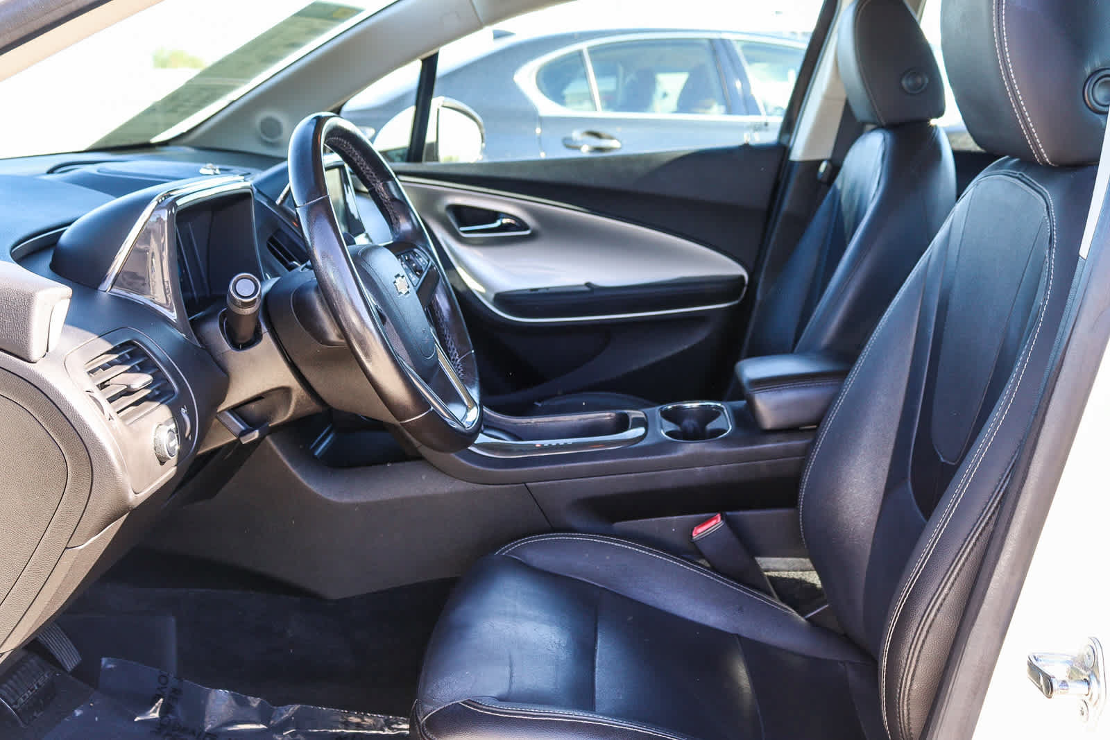 Used 2013 Chevrolet Volt Premium w/ Premium Trim Package FWD image 19