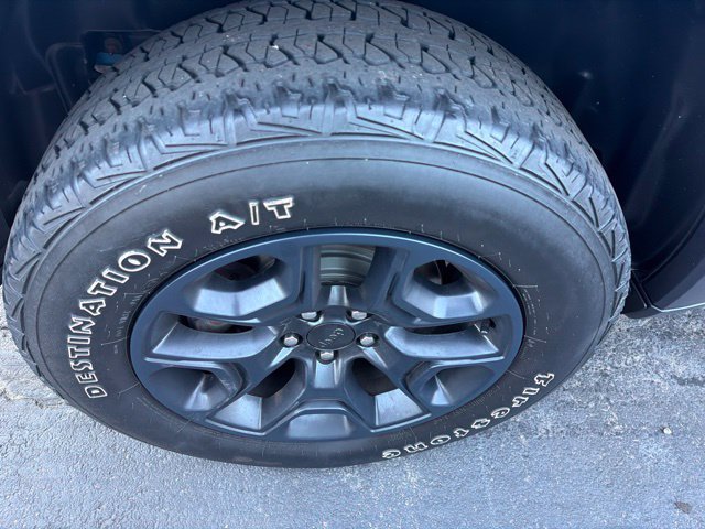 Used 2020 Jeep Cherokee Trailhawk w/ Cold Weather Group AWD/4WD image 8