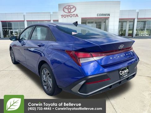 Used 2024 Hyundai Elantra SEL FWD image 3