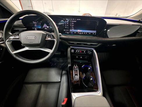 Used 2025 Audi Q5 Premium Plus w/ Premium Plus AWD/4WD image 16