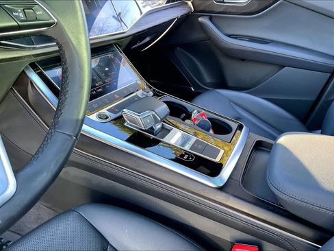 Used 2023 Audi Q7 Premium Plus image 19