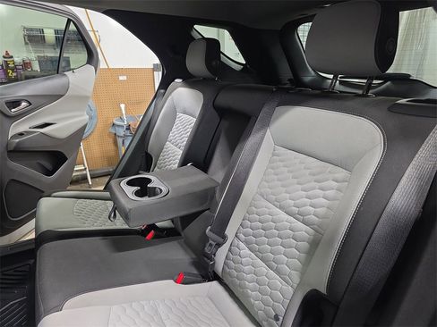 Used 2020 Chevrolet Equinox LS w/ LS Convenience Package image 13