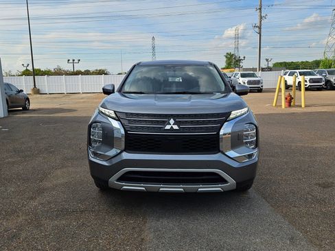 Used 2024 Mitsubishi Outlander SE image 9