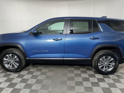 New 2026 Chevrolet Equinox LT w/ Convenience Package II FWD image 6