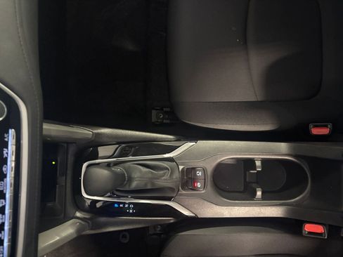 Used 2025 Toyota Corolla Cross LE image 40