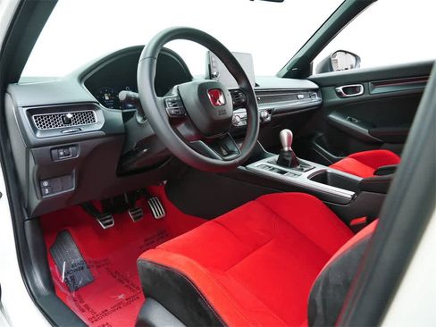 Used 2025 Honda Civic Type R image 4