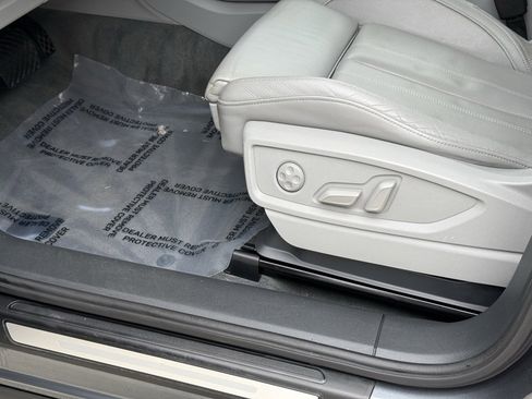 Used 2019 Audi Q5 2.0T Premium Plus w/ Premium Plus Package image 22