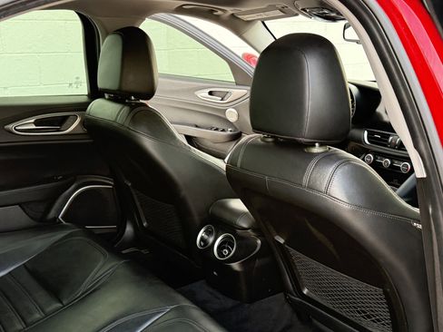 Used 2017 Alfa Romeo Giulia Ti w/ TI 19" Sport Package image 28