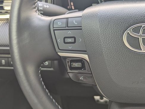 Used 2025 Toyota Camry SE image 21