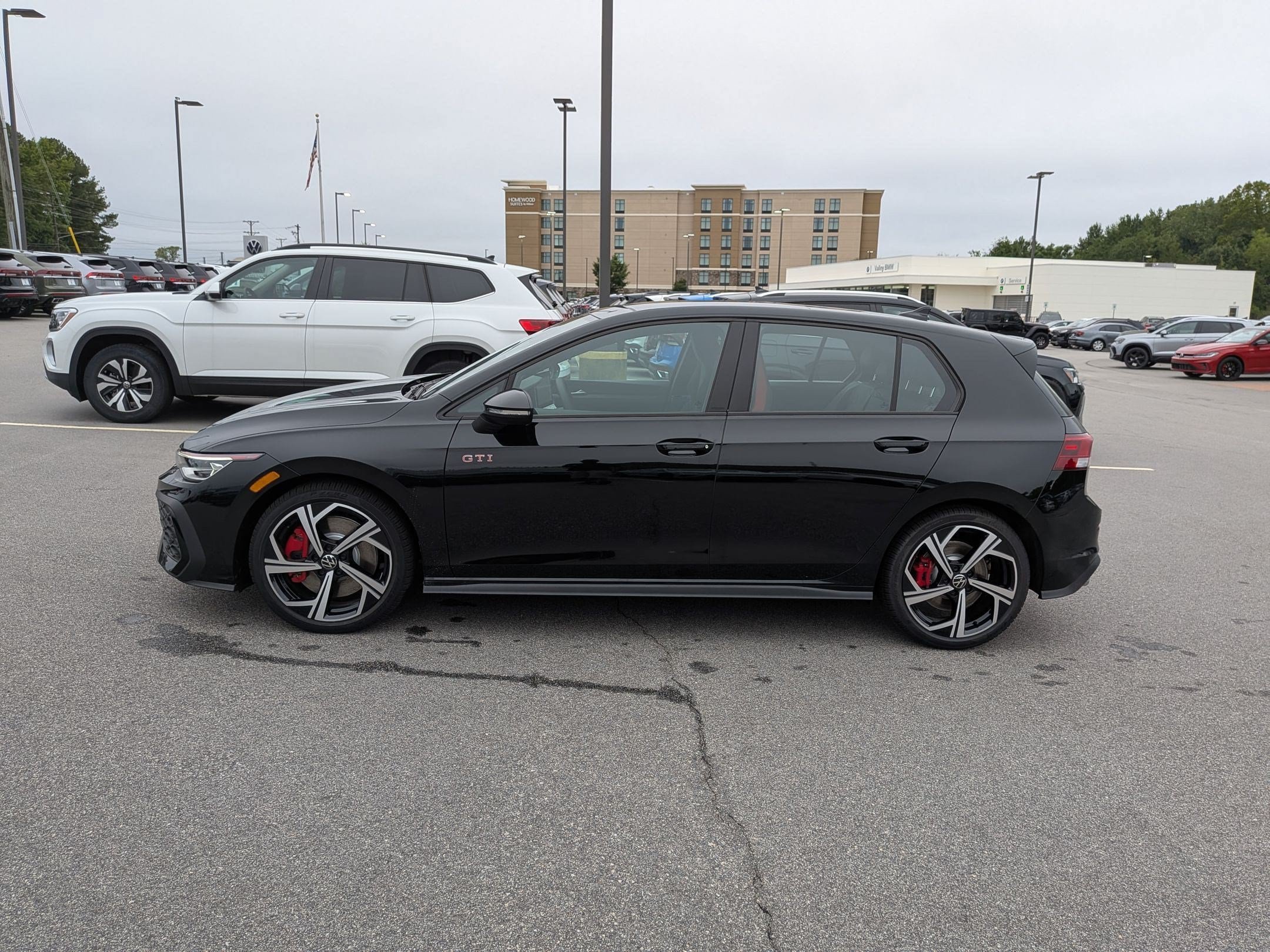 New 2026 Volkswagen GTI SE FWD image 6