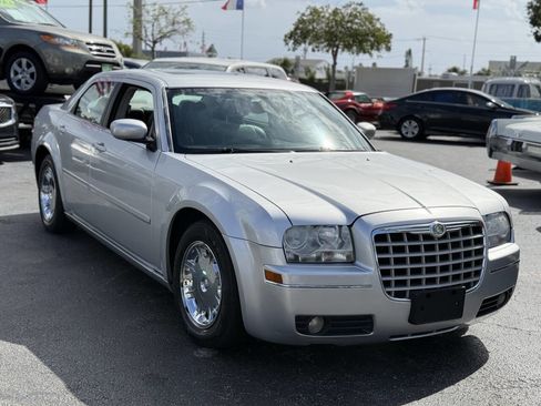 Used 2005 Chrysler 300 Touring image 13