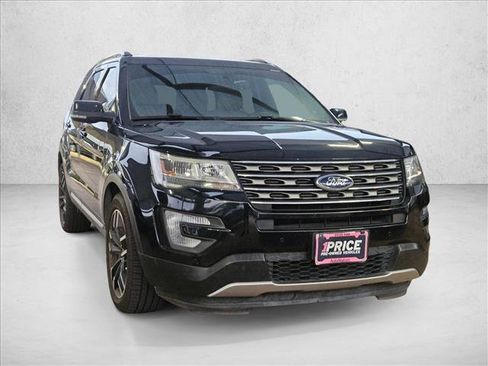 Used 2017 Ford Explorer XLT w/ Equipment Group 202A FWD image 3
