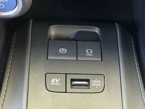 Used 2021 Toyota Venza Limited AWD/4WD image 20