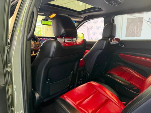 Used 2022 Dodge Durango R/T w/ Blacktop Package AWD/4WD image 18