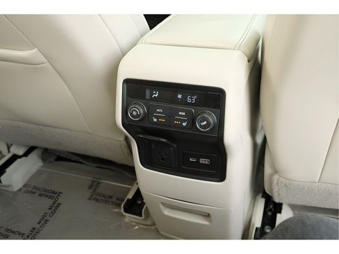 Used 2020 GMC Acadia Denali AWD/4WD image 32