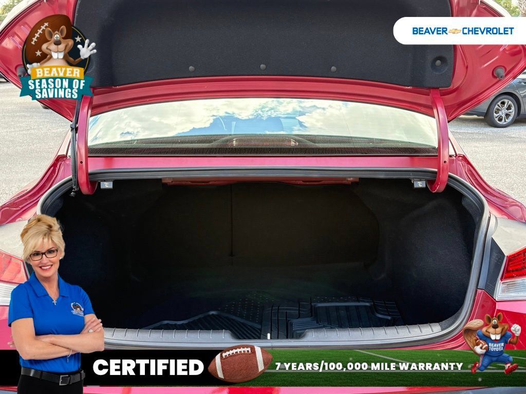 Used 2025 Hyundai Elantra SEL FWD image 11