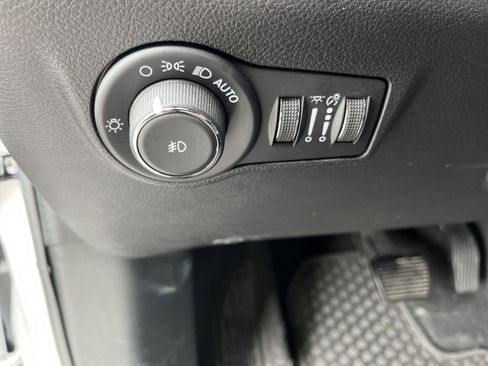 Used 2025 Jeep Compass Trailhawk AWD/4WD image 20