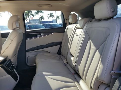 Used 2017 Lincoln MKX Reserve w/ Lincoln MKX Climate Package image 15