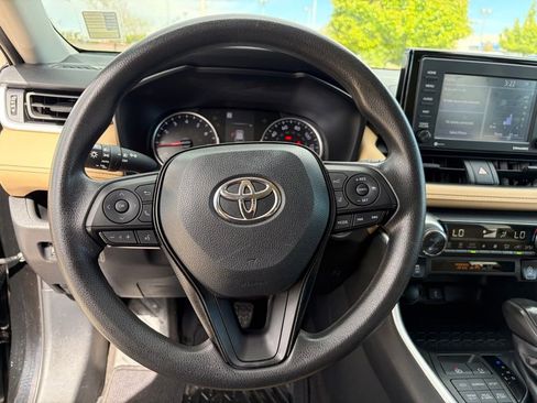 Used 2021 Toyota RAV4 XLE w/ Carpet Mat Package (TMS) AWD/4WD image 27