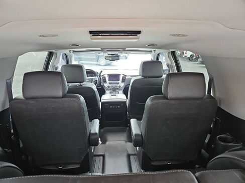 Used 2018 GMC Yukon XL SLT w/ Open Road Package AWD/4WD image 9