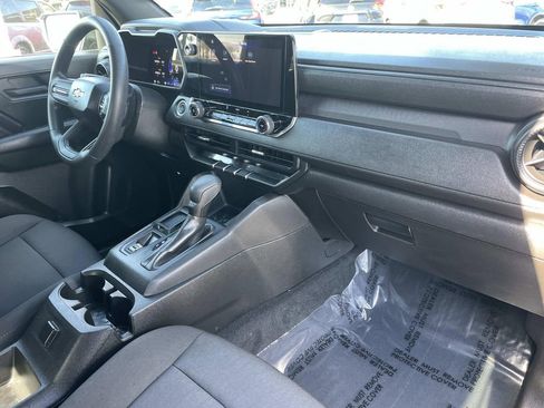 Used 2024 Chevrolet Colorado W/T image 29