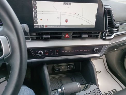 Used 2025 Kia Sportage EX FWD image 24