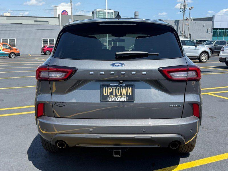 Used 2023 Ford Escape ST-Line w/ Tech Pack #1 AWD/4WD image 5