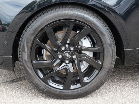 Used 2025 Land Rover Discovery Dynamic SE AWD/4WD image 10