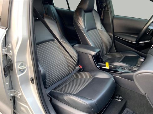 Used 2022 Toyota Corolla XSE w/ Carpet Mat Package (TMS) FWD image 9